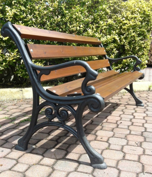 Scopri di pi&ugrave; su Panchine  |  Fonderie Lamperti